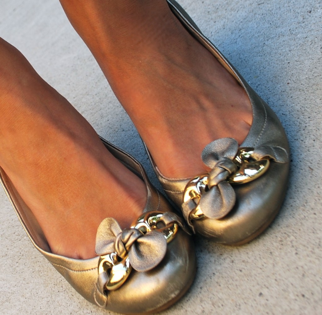 Stuart Weitzman Gold flats