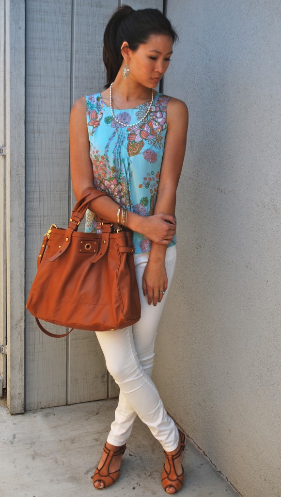 Leifsdottir Patterned Tank White Jeans Outfit