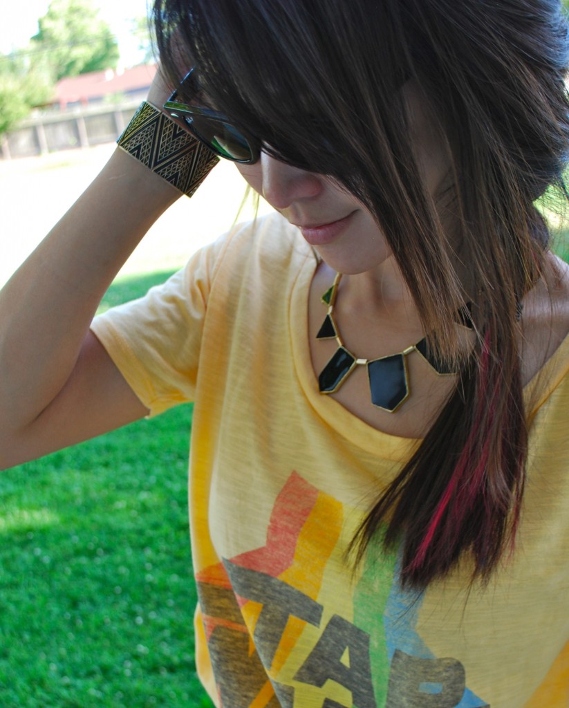 Yellow Star Wars Rainbow Tee and House of Harlow Resin Necklace