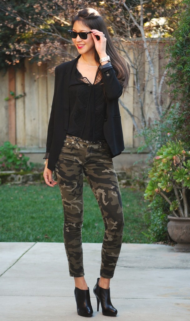 Camo Skinny Jeans and Blazer Outfit