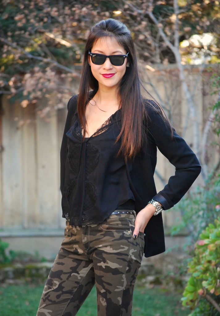 Camo Skinny Jeans and Blazer Outfit