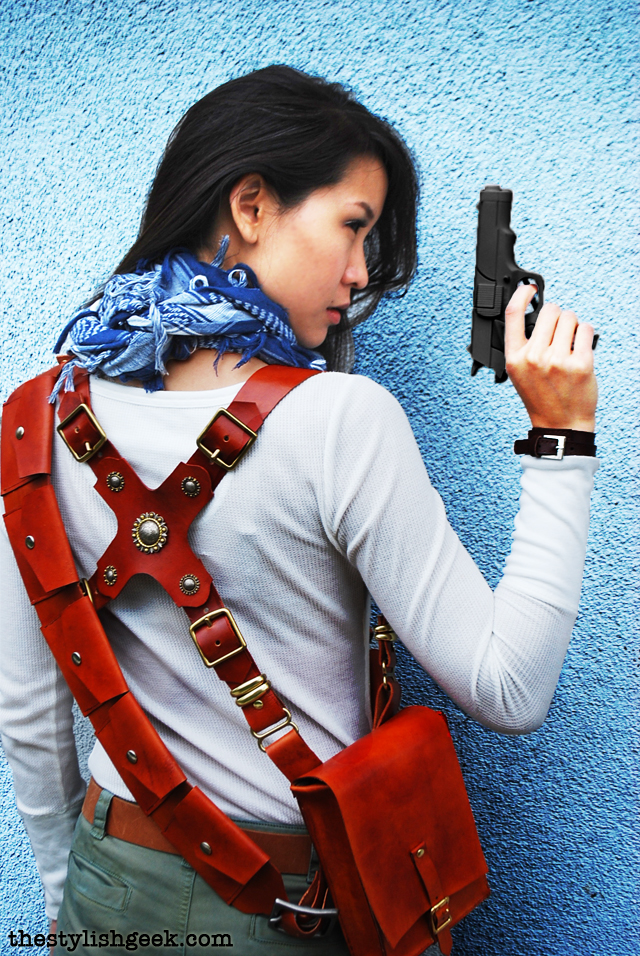 Female Nathan Drake cosplay Wondercon 2013