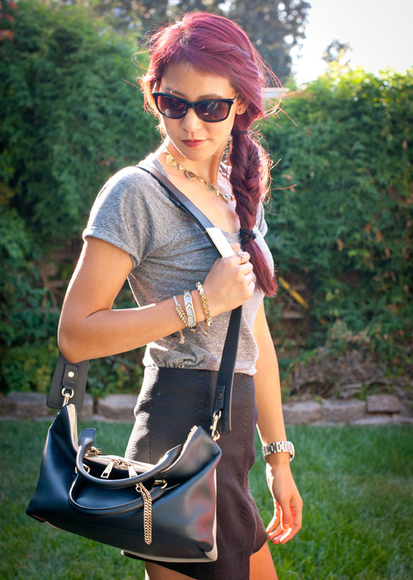 Grey tee and snake print mini zipper skirt