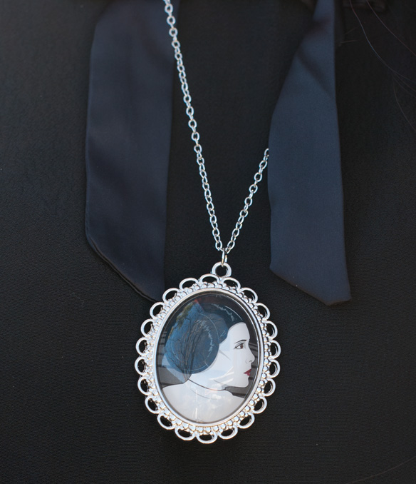 Princess Leia Cameo Necklace