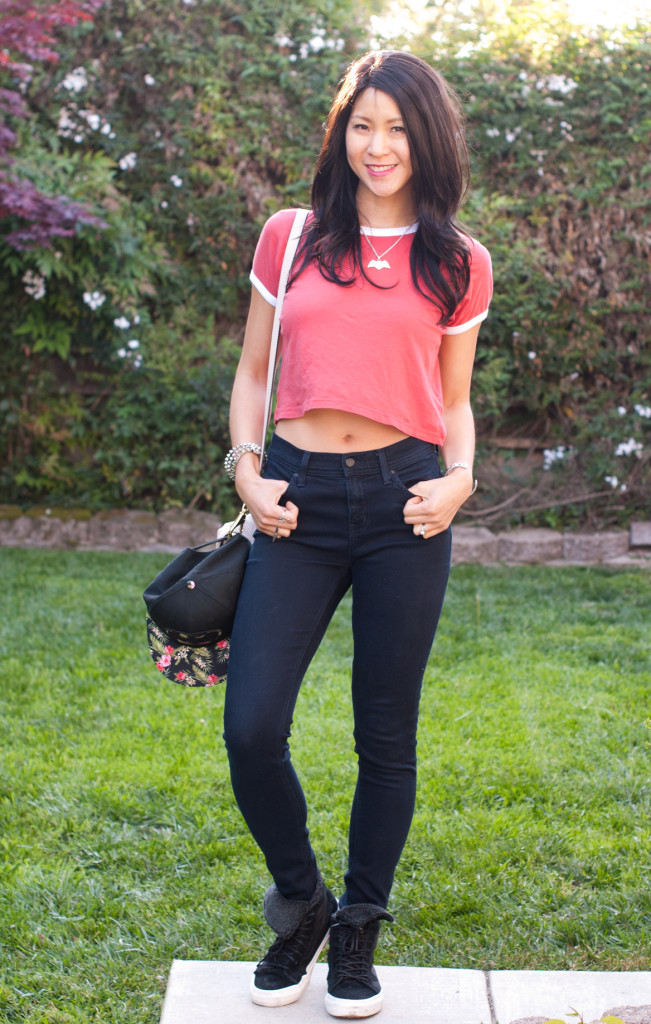 Crop Tee and high waist jeans outfit